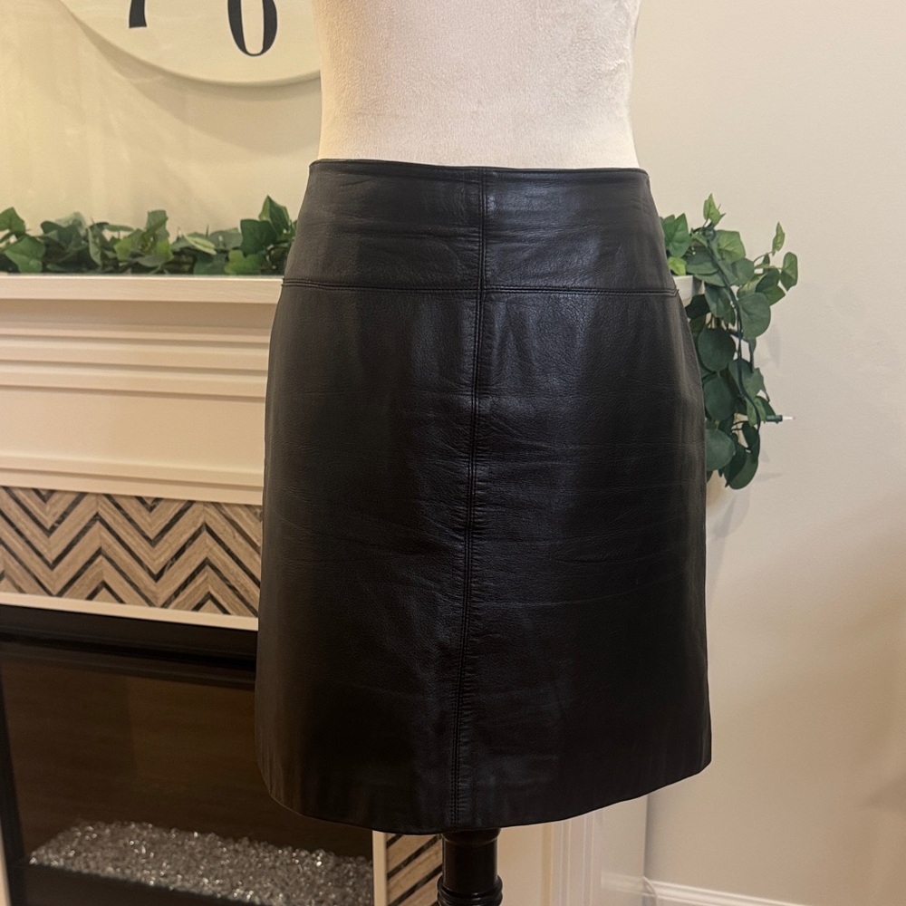Elegant Black Leather Skirt